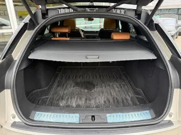 Range Rover Velar R-Dynamic PANO STDHZ MASSAGE