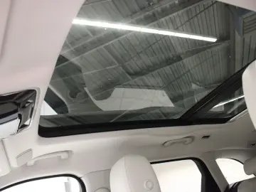 Range Rover Velar P250 R-Dynamic SE Head-Up DAB