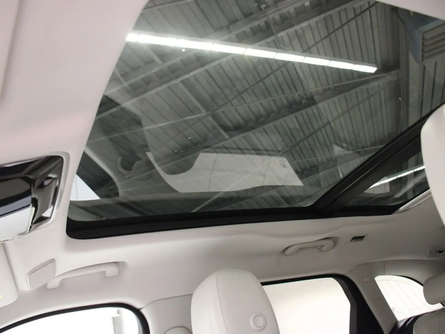 Range Rover Velar P250 R-Dynamic SE Head-Up DAB