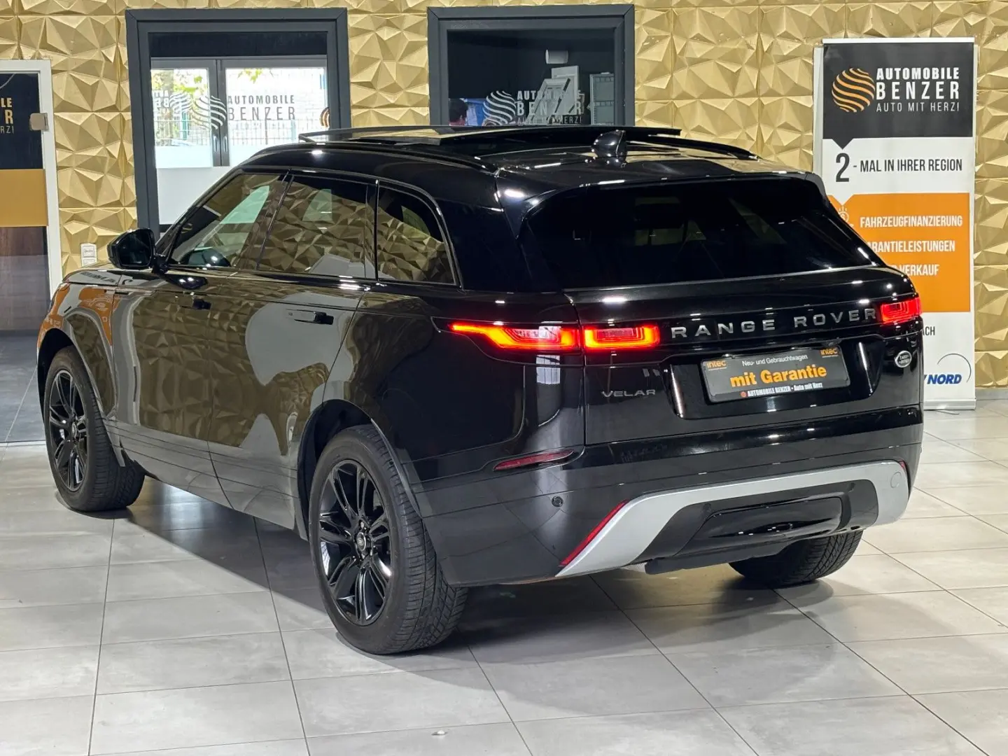Range Rover Velar R-Dynamic SE PANO MEMORY APPLE