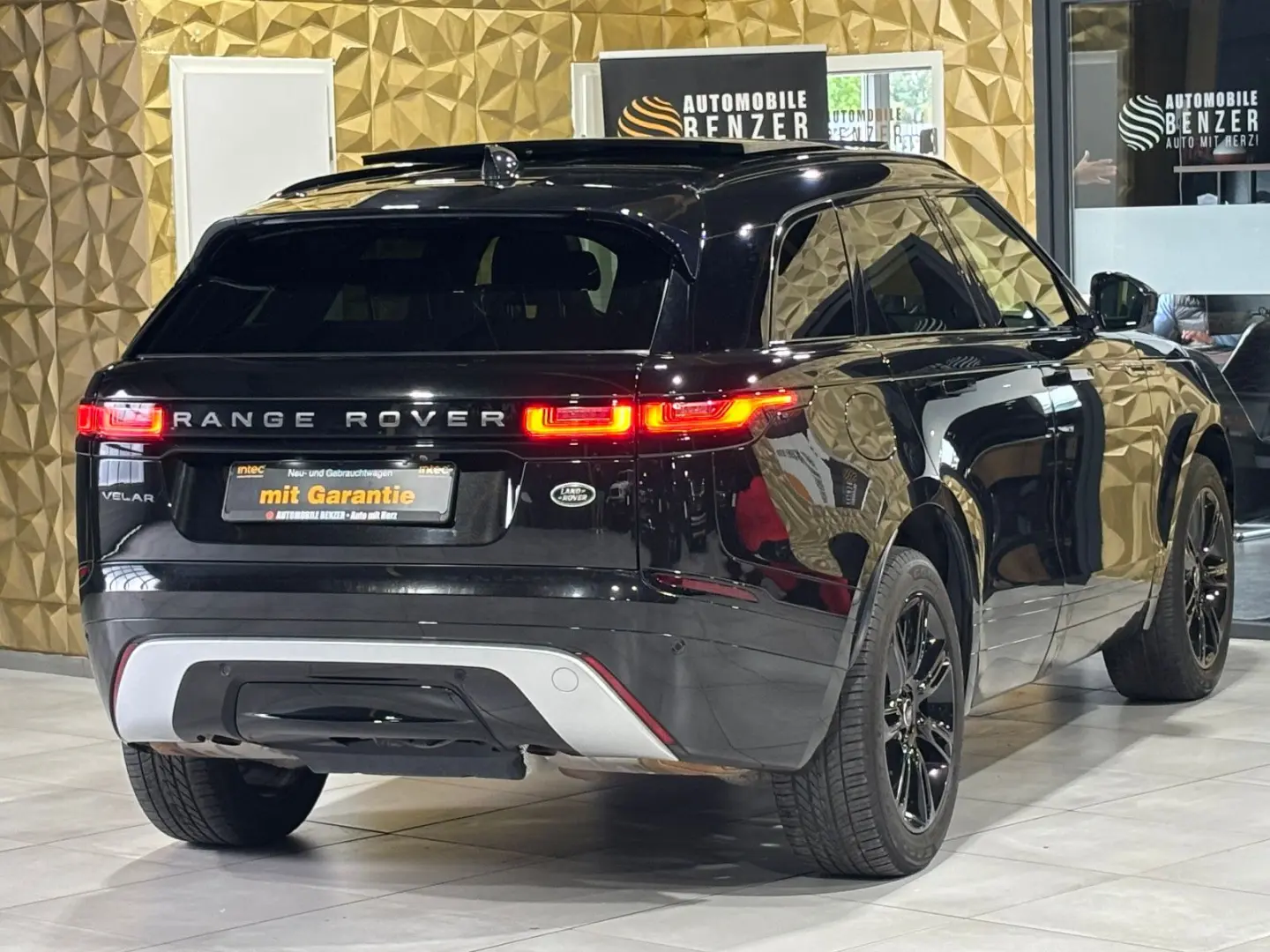 Range Rover Velar R-Dynamic SE PANO MEMORY APPLE