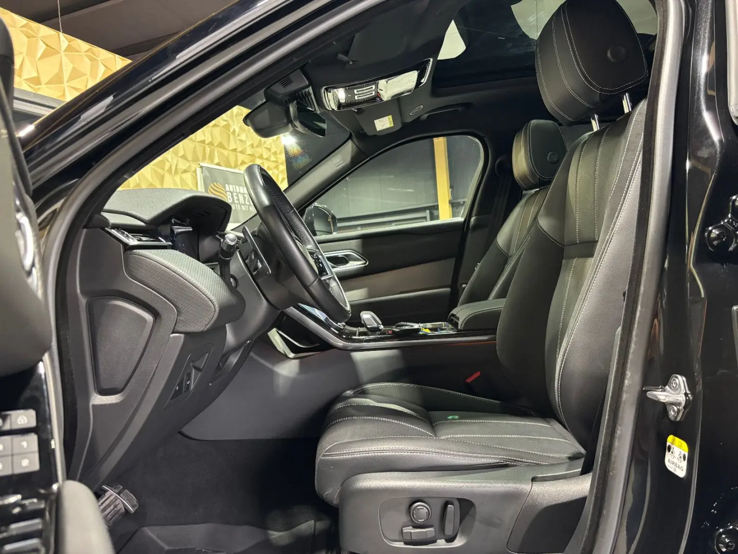 Range Rover Velar R-Dynamic SE PANO MEMORY APPLE