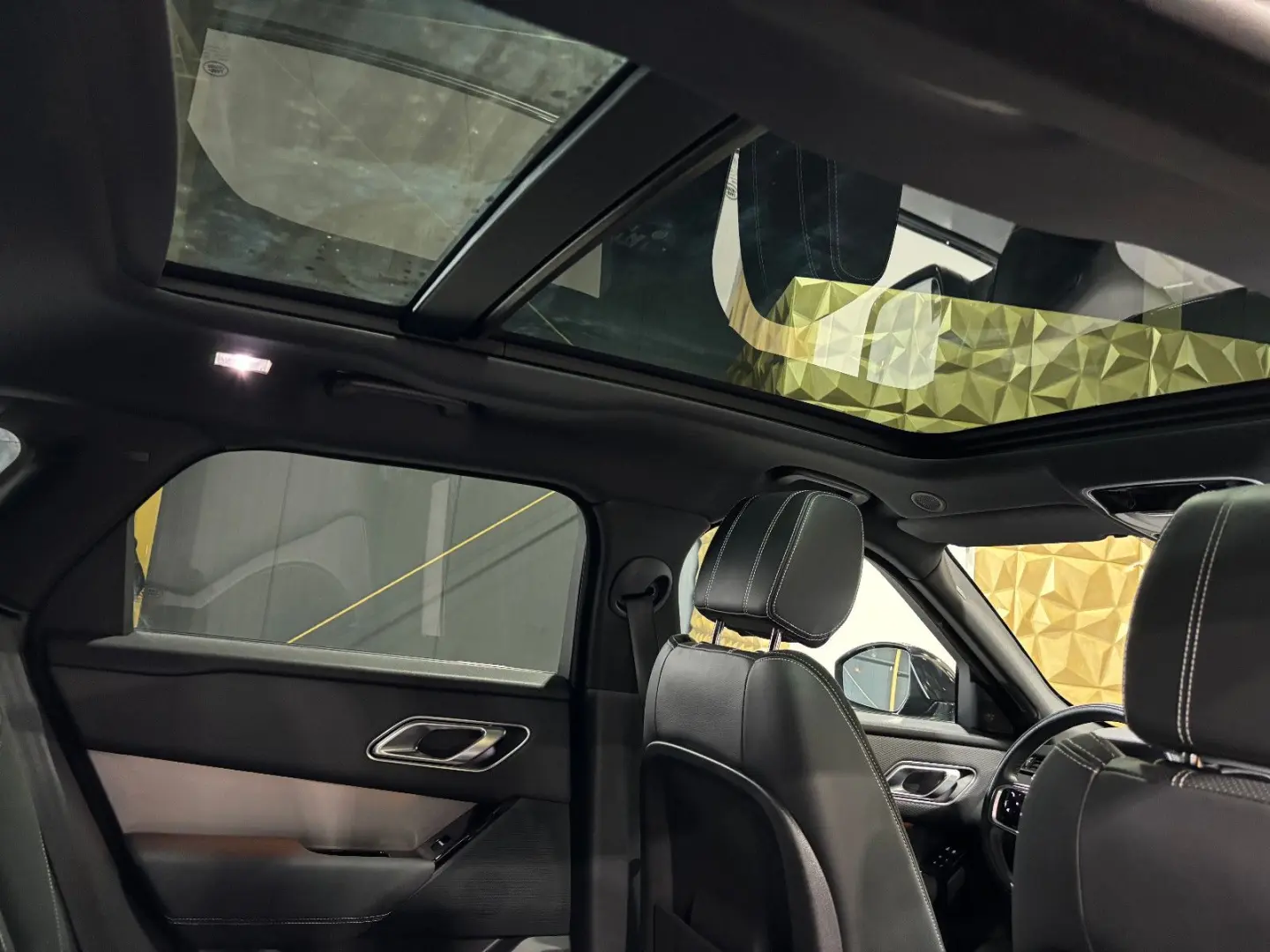 Range Rover Velar R-Dynamic SE PANO MEMORY APPLE