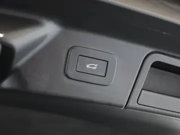 Range Rover Velar P250 AWD R-Dynamic SE BLACK 22