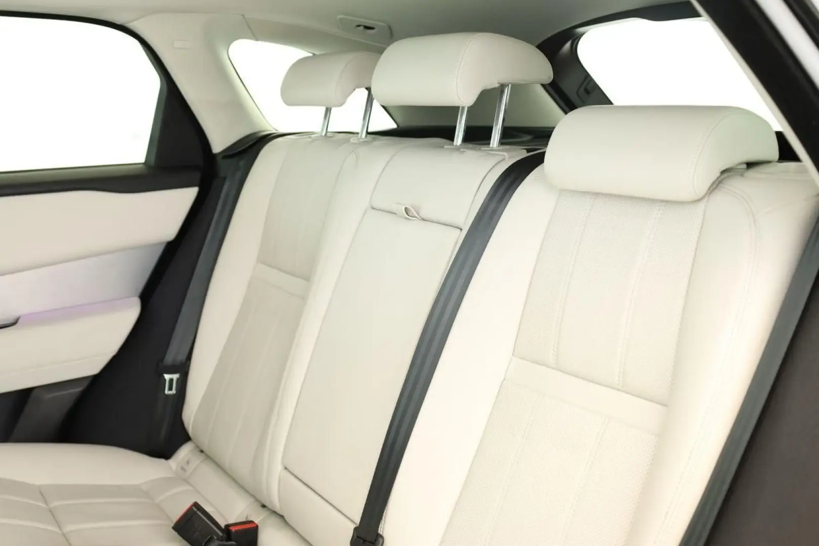 Range Rover Velar P250 AWD R-Dynamic SE BLACK 22