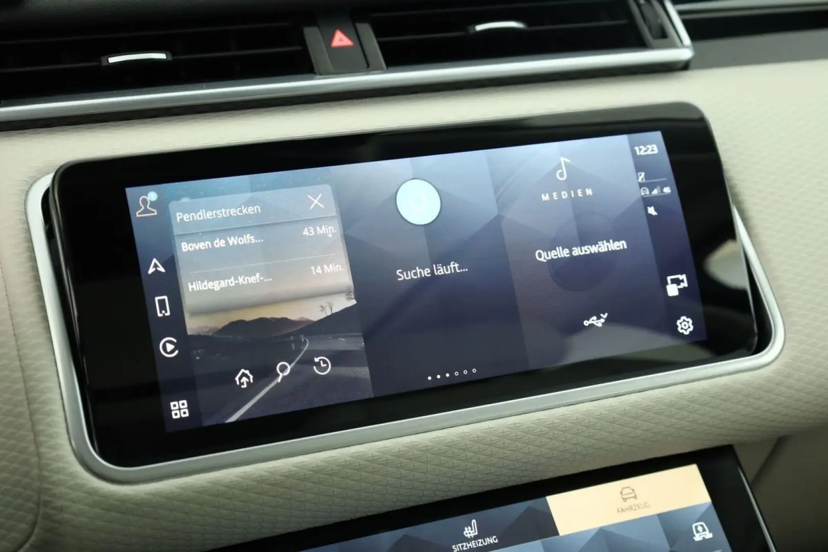 Range Rover Velar P250 AWD R-Dynamic SE BLACK 22