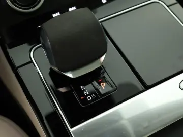 Range Rover Velar P250 AWD R-Dynamic SE BLACK 22