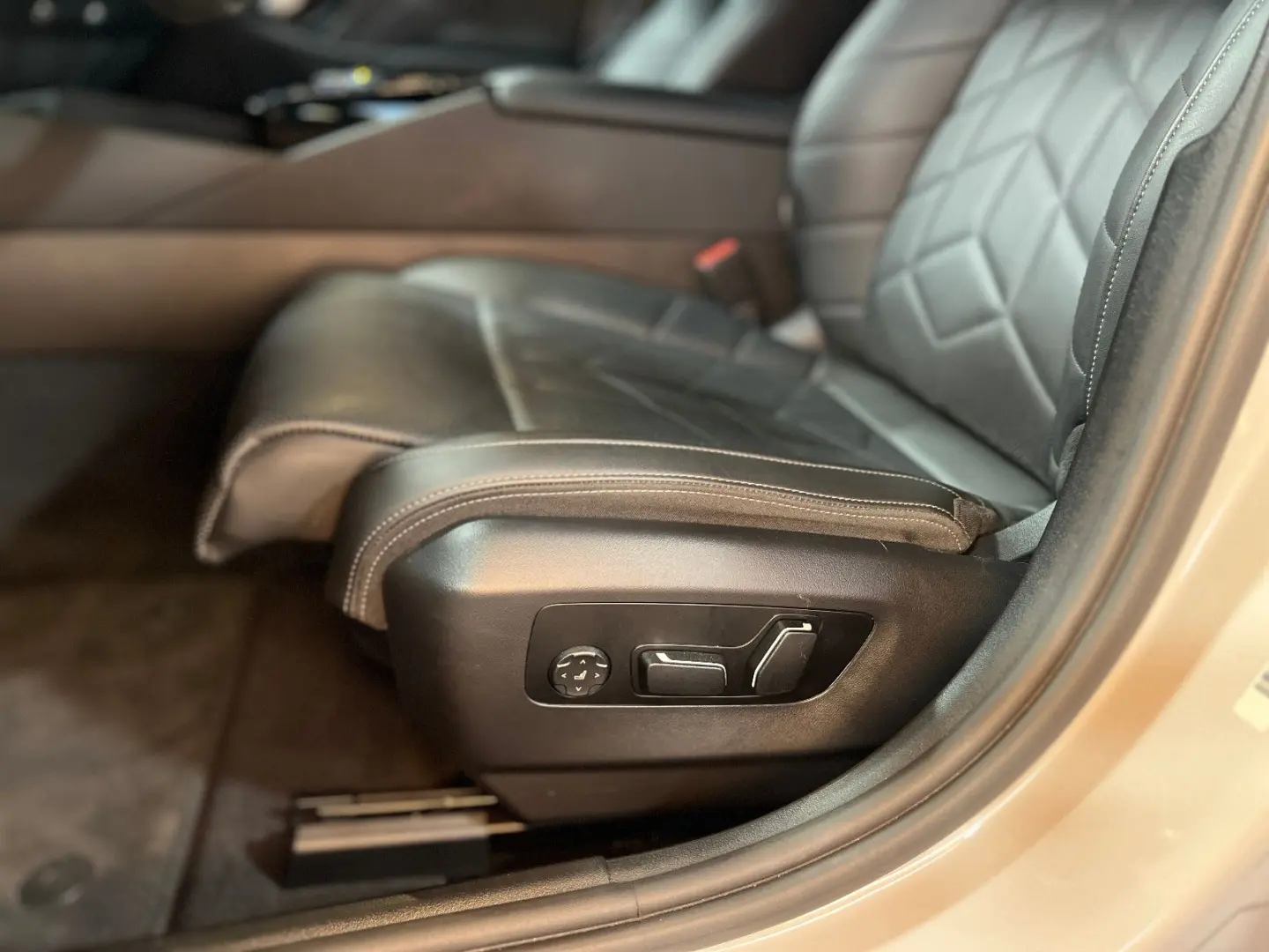 520 i M Sport  Pano  Leder  360   Memory  H&K