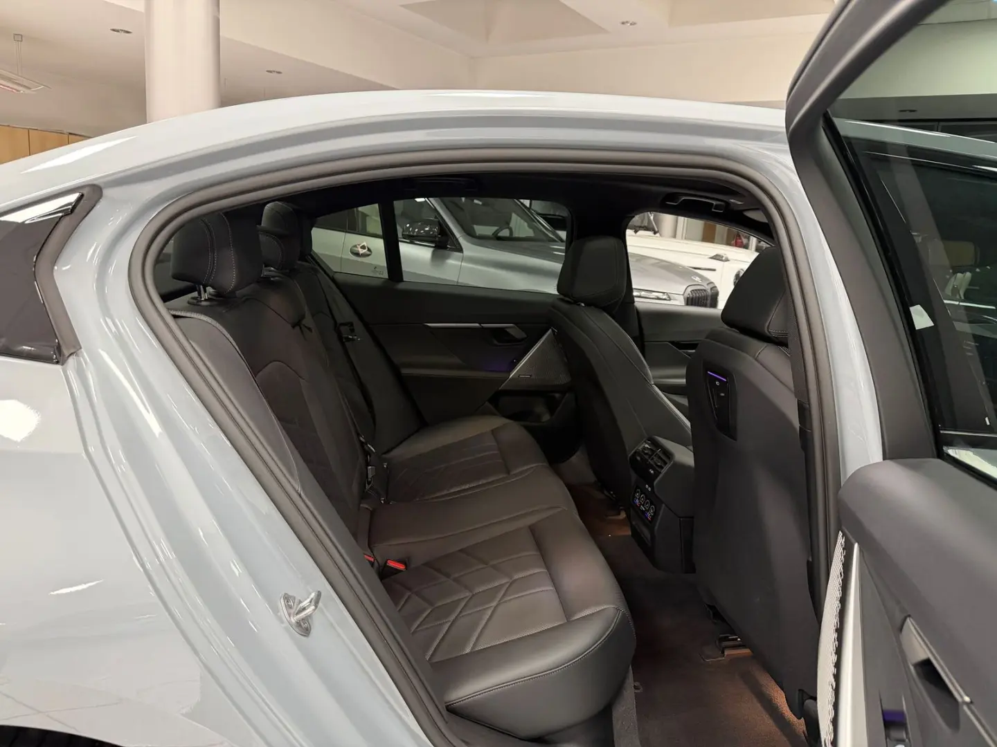 520 i M-Sport PANO HUD STHZG H K SITZKLIMA 360