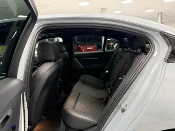 520 i M-Sport PANO HUD STHZG H K SITZKLIMA 360