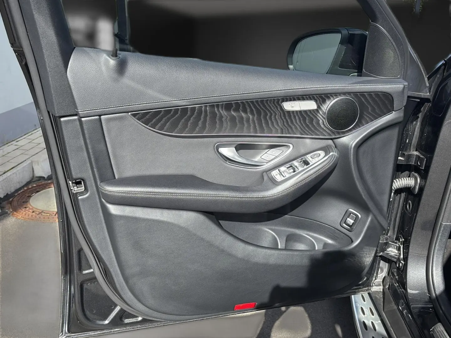 GLC 300 de Exclusive Coupe 19 Night Distro AHK K