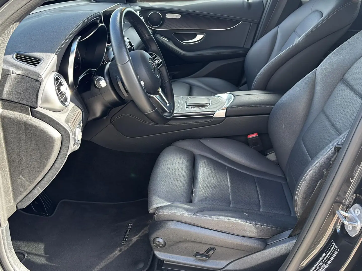 GLC 300 de Exclusive Coupe 19 Night Distro AHK K