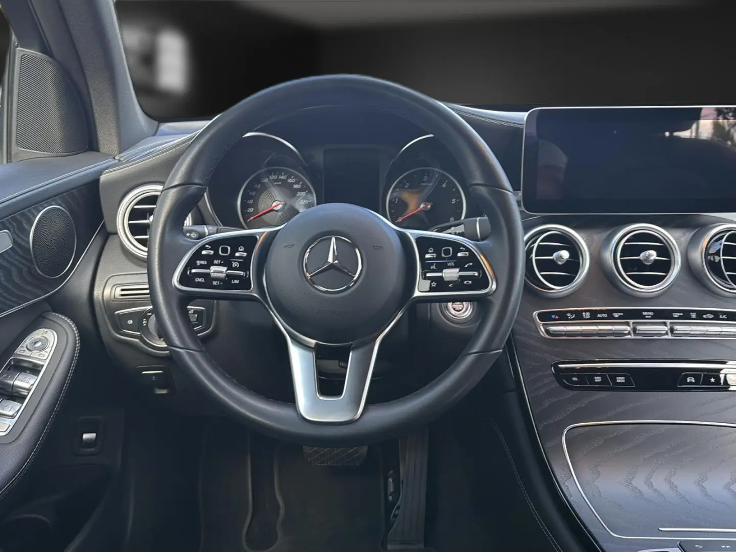 GLC 300 de Exclusive Coupe 19 Night Distro AHK K