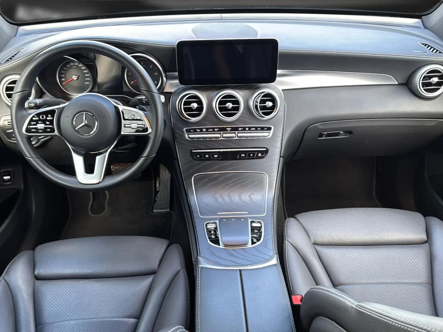 GLC 300 de Exclusive Coupe 19 Night Distro AHK K