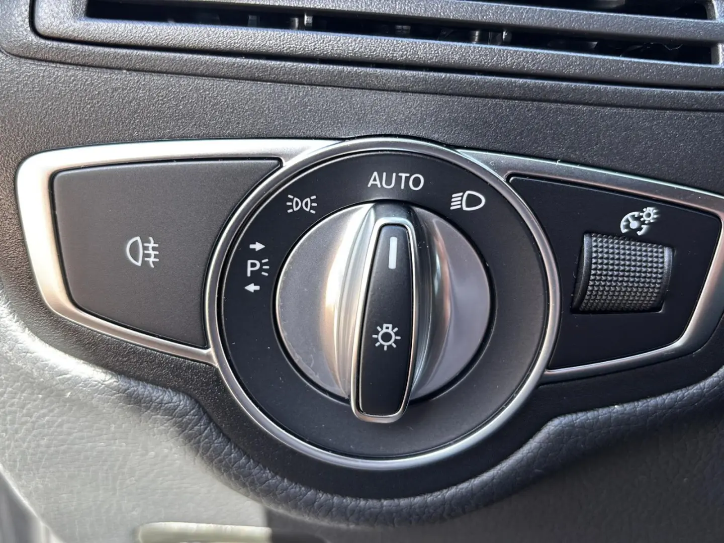 GLC 300 de Exclusive Coupe 19 Night Distro AHK K