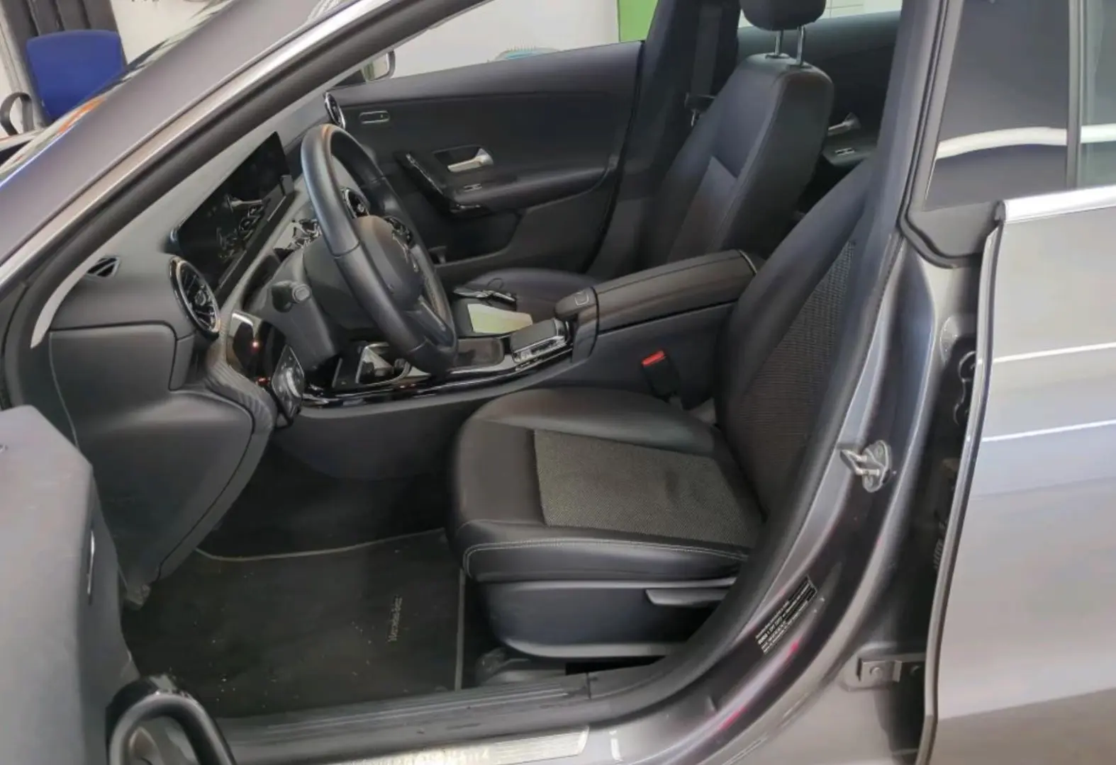 CLA 180 LIMOUSINE LED MBUX 15800netto