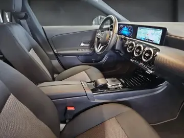 CLA 180 d SB  SHZ PDC KAMERA MBUX LED TEMPOMAT