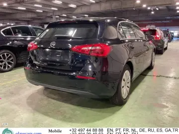 A 180 d Aut. Navi KeylessGo Camera Klima PDC ..