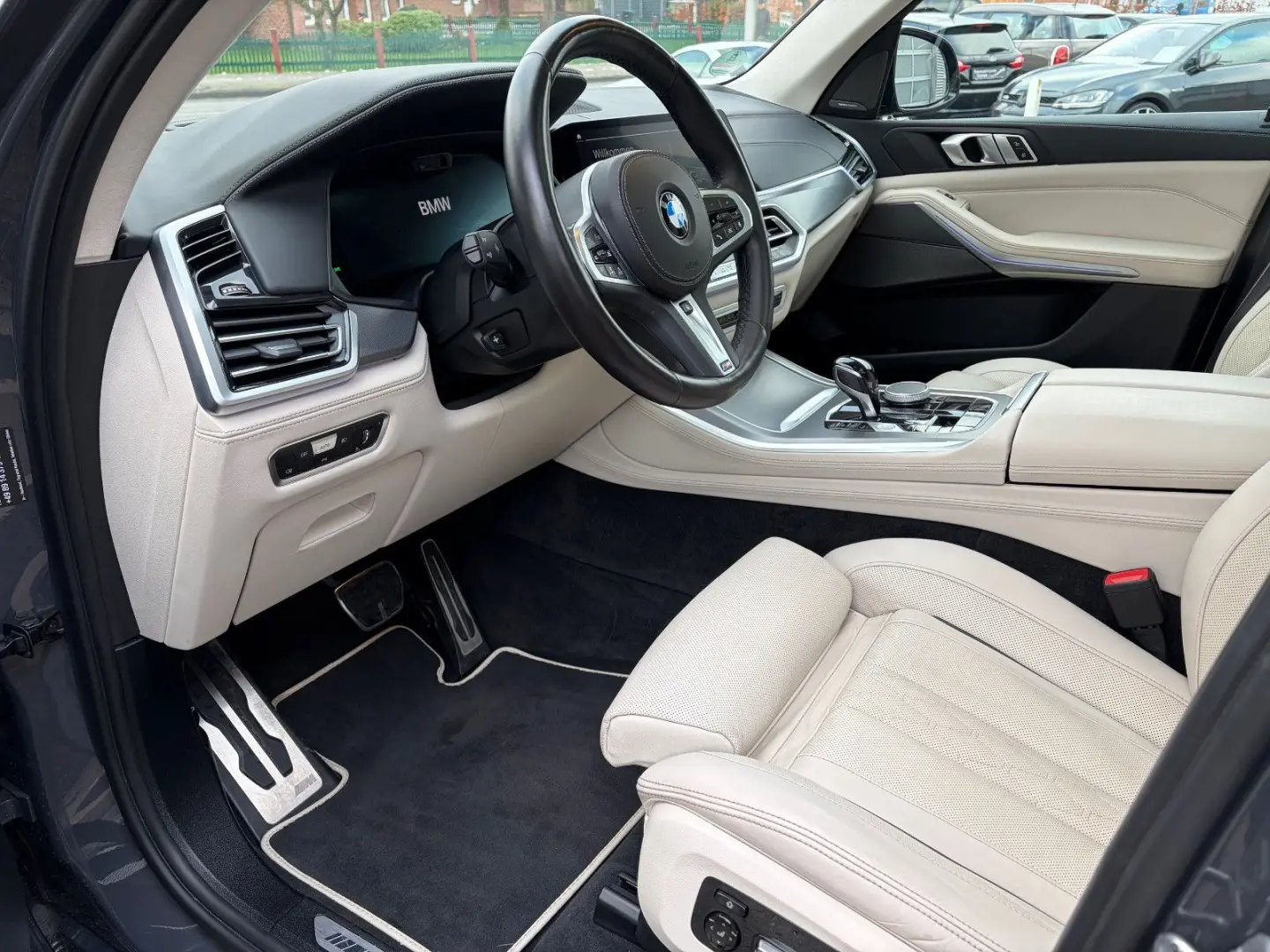 X5 M50i Navi  AHK  H&K  SkyLounge