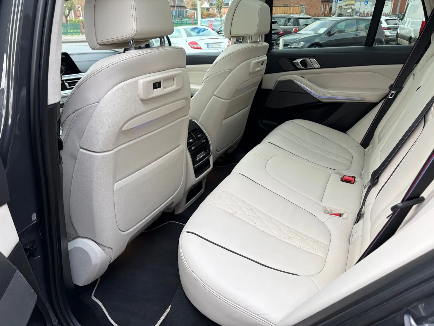 X5 M50i Navi  AHK  H&K  SkyLounge