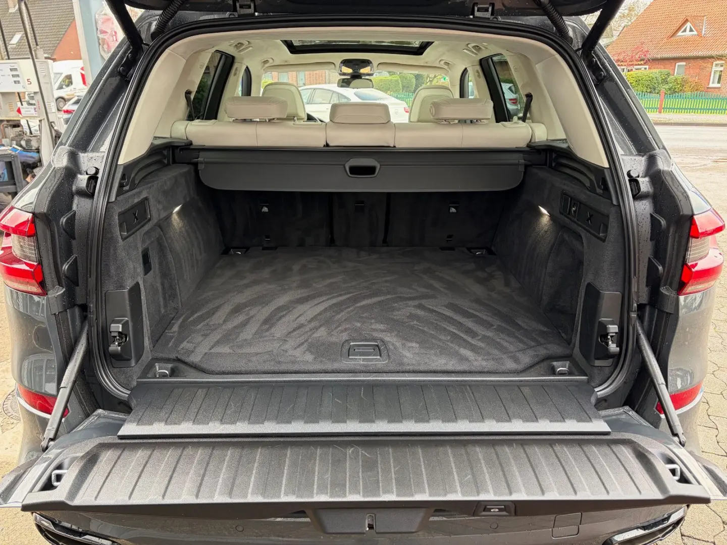 X5 M50i Navi  AHK  H&K  SkyLounge