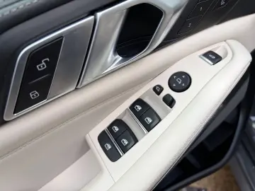 X5 M50i Navi  AHK  H&K  SkyLounge