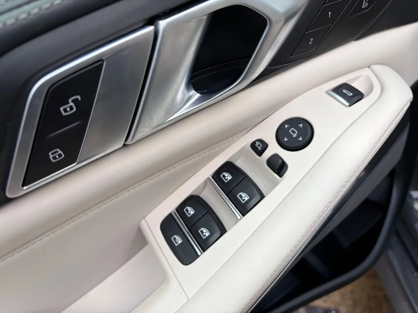 X5 M50i Navi  AHK  H&K  SkyLounge