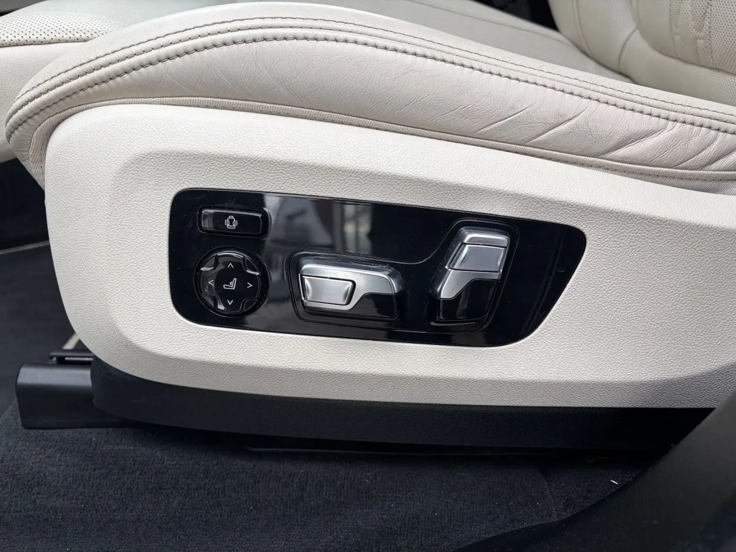 X5 M50i Navi  AHK  H&K  SkyLounge