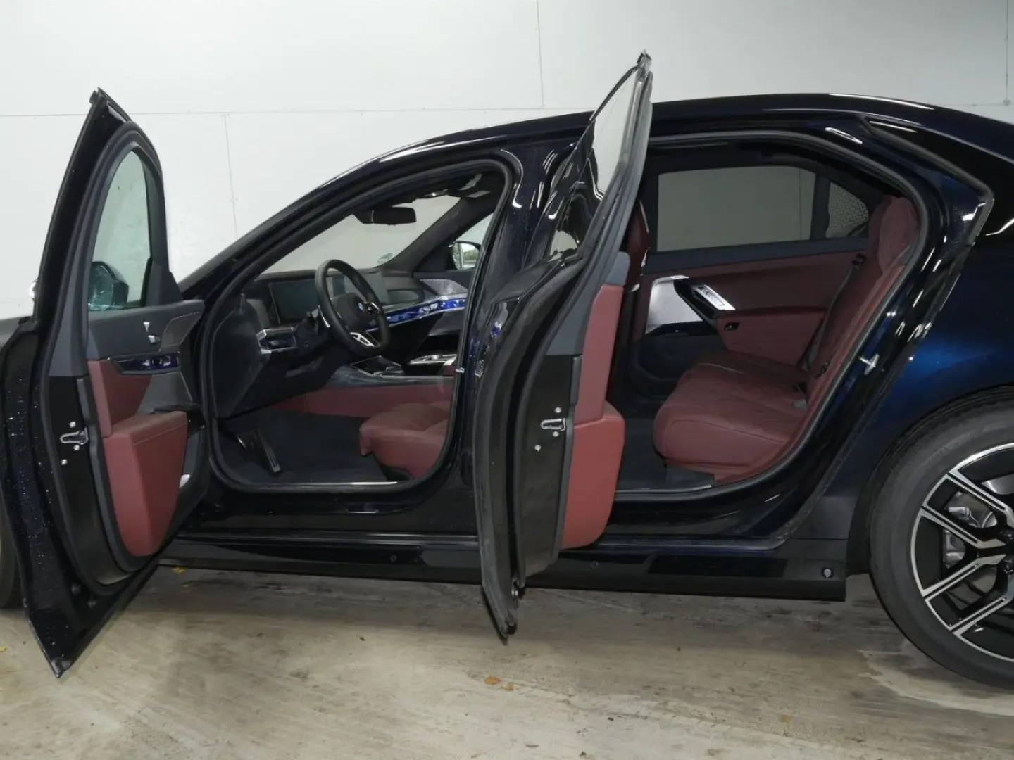 740d xDri 1199 - 0Anz M-Sport Executive Loung TV