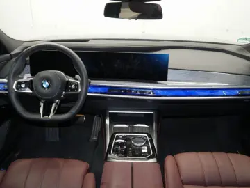 740d xDri 1199 - 0Anz M-Sport Executive Loung TV