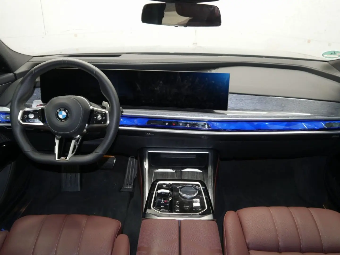 740d xDri 1199 - 0Anz M-Sport Executive Loung TV