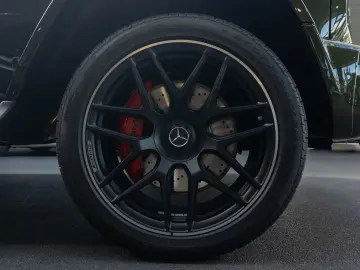 AMG G 63 oliv Holzboden Kirsche Sthzg Sitzkl AHK