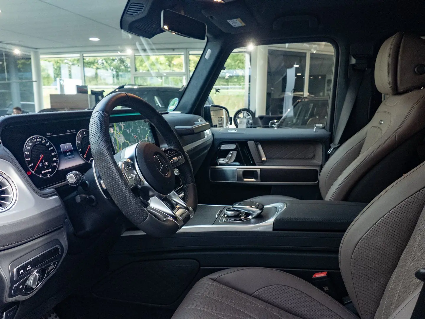 AMG G 63 oliv Holzboden Kirsche Sthzg Sitzkl AHK