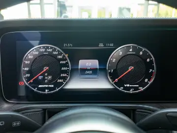 AMG G 63 oliv Holzboden Kirsche Sthzg Sitzkl AHK