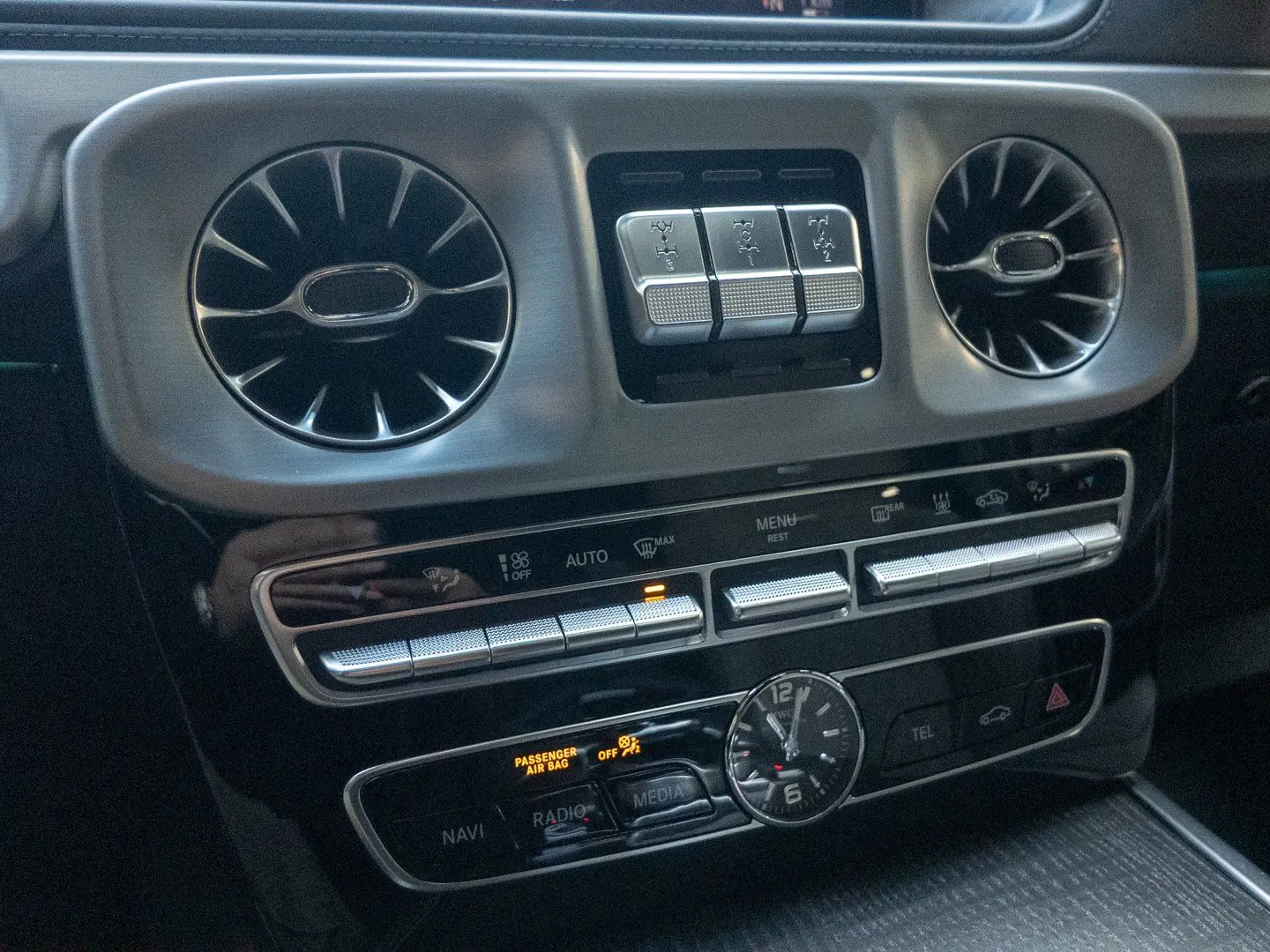 AMG G 63 oliv Holzboden Kirsche Sthzg Sitzkl AHK