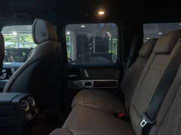 AMG G 63 oliv Holzboden Kirsche Sthzg Sitzkl AHK