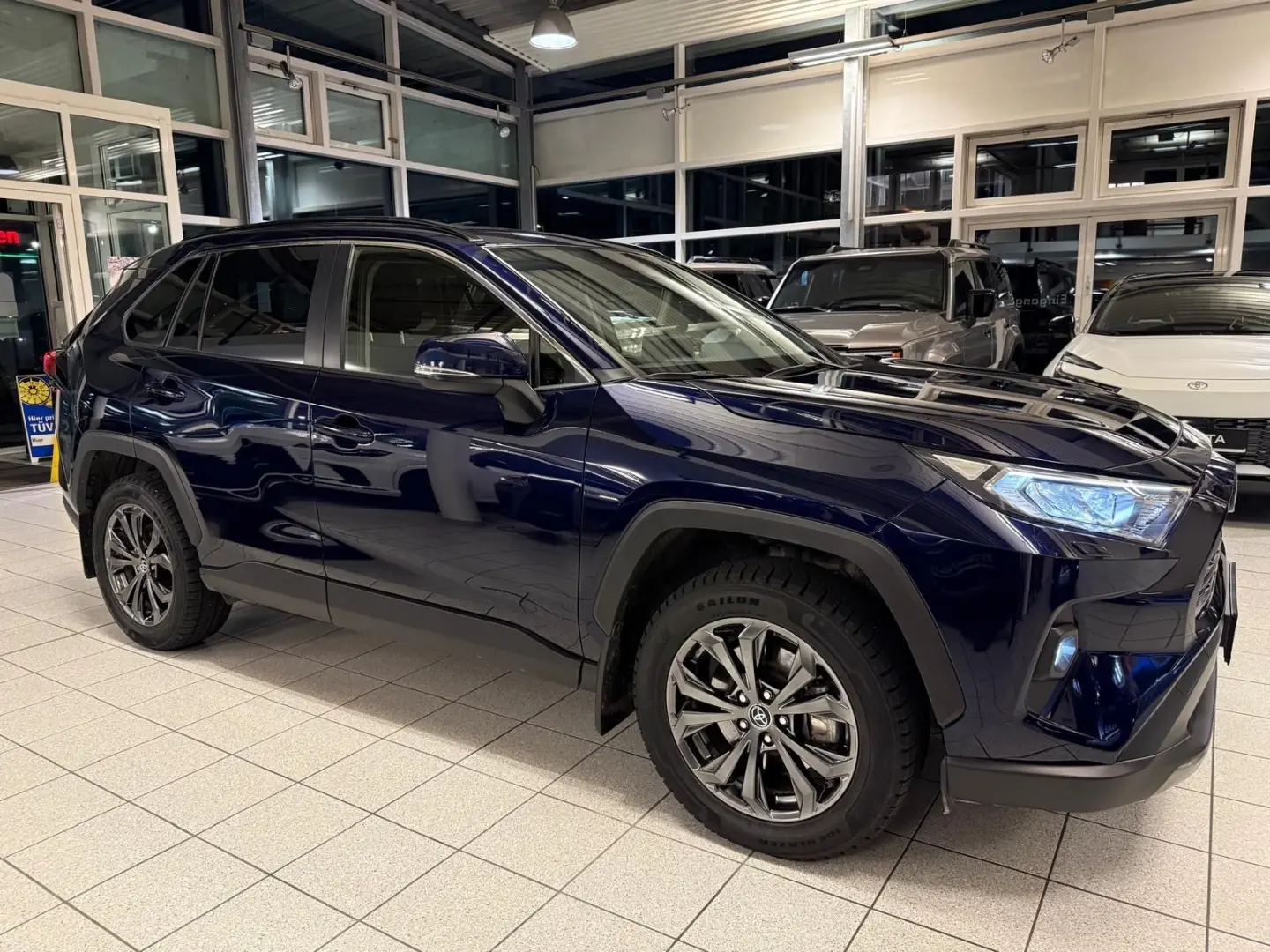 RAV 4 HYBRID-4x4-LED-LEDER-KAMERA-MOD. 2024