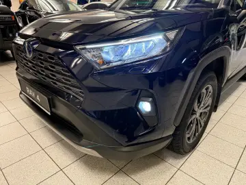 RAV 4 HYBRID-4x4-LED-LEDER-KAMERA-MOD. 2024