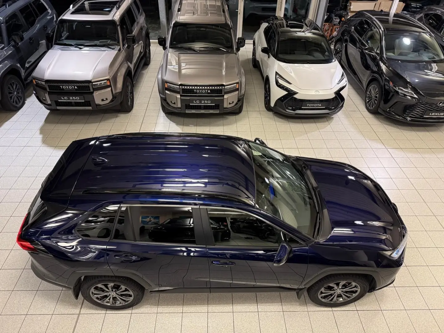 RAV 4 HYBRID-4x4-LED-LEDER-KAMERA-MOD. 2024