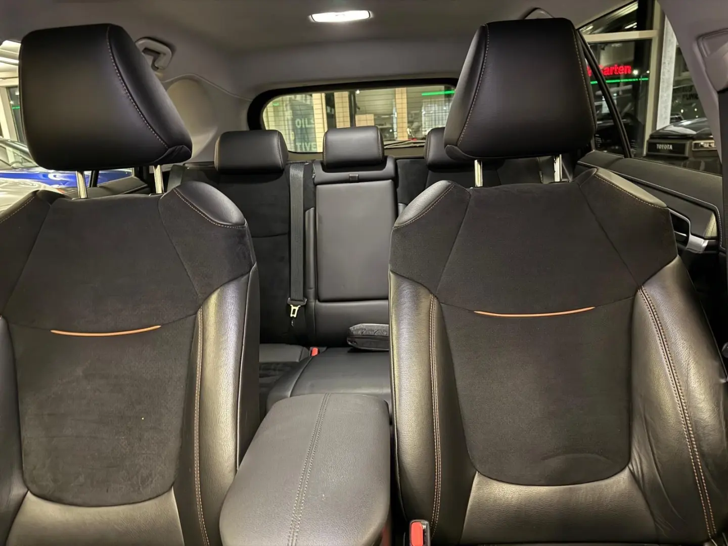 RAV 4 HYBRID-4x4-LED-LEDER-KAMERA-MOD. 2024