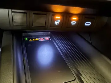 RAV 4 HYBRID-4x4-LED-LEDER-KAMERA-MOD. 2024