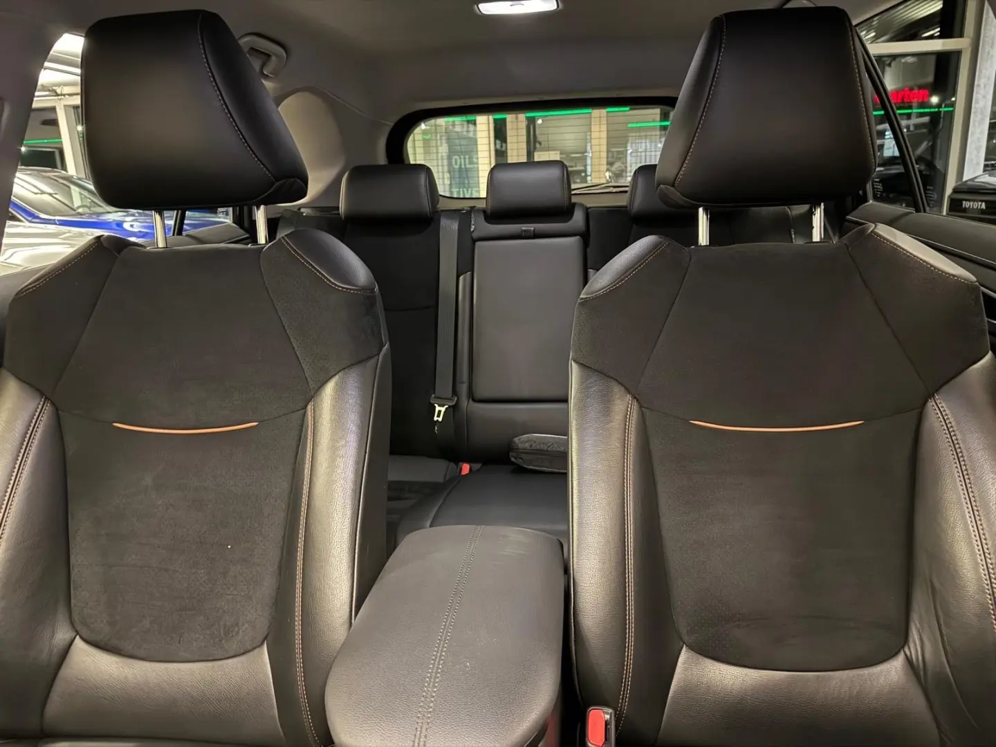 RAV 4 HYBRID-4x4-LED-LEDER-KAMERA-MOD. 2024