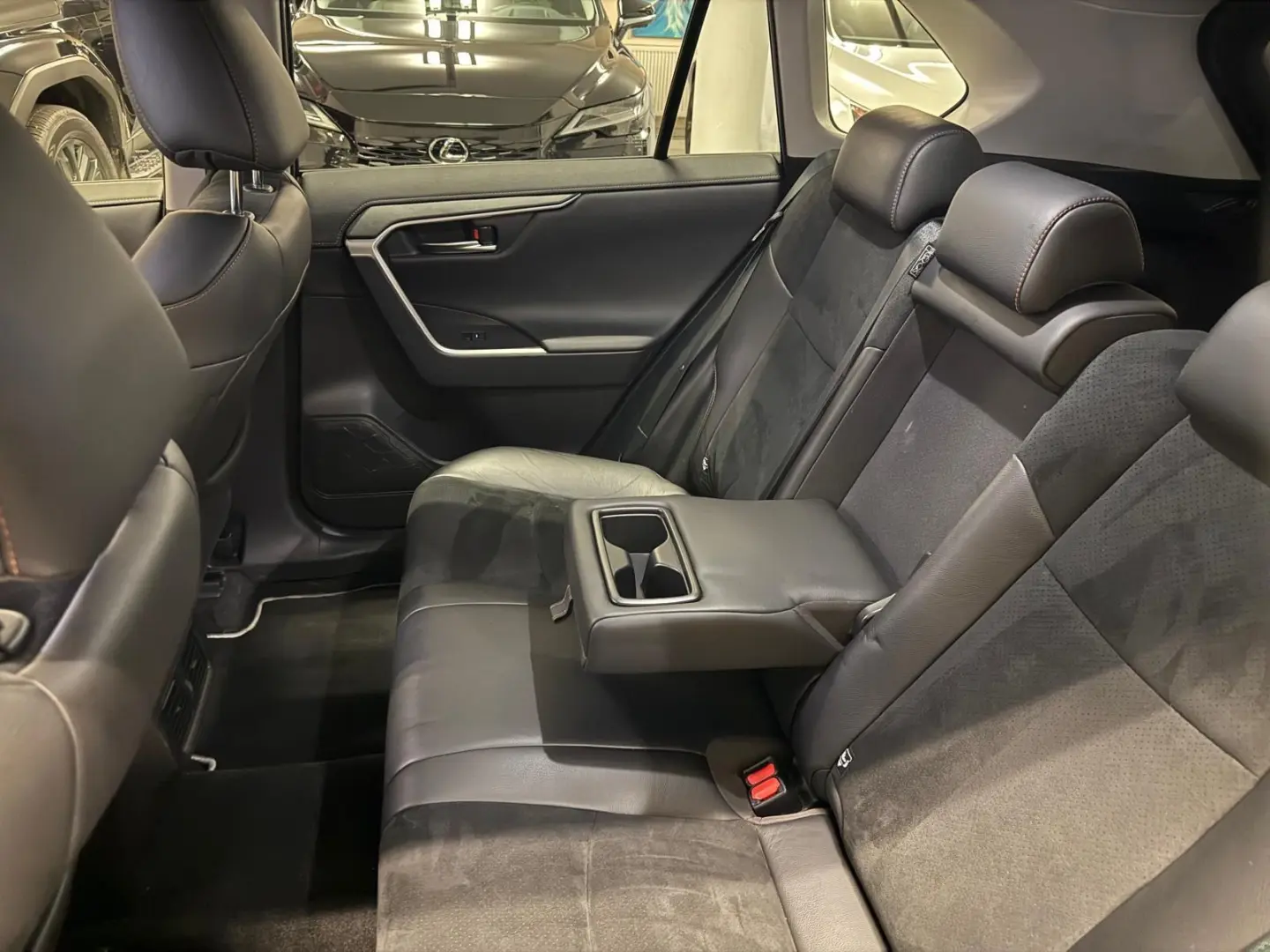 RAV 4 HYBRID-4x4-LED-LEDER-KAMERA-MOD. 2024