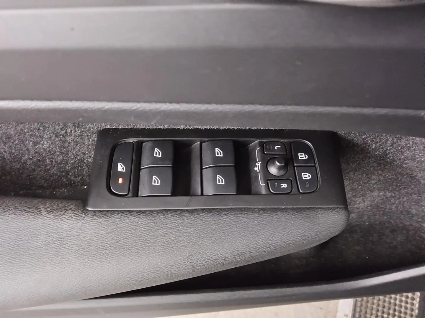 XC40 T3 Momentum Navi LED Sound Kamera