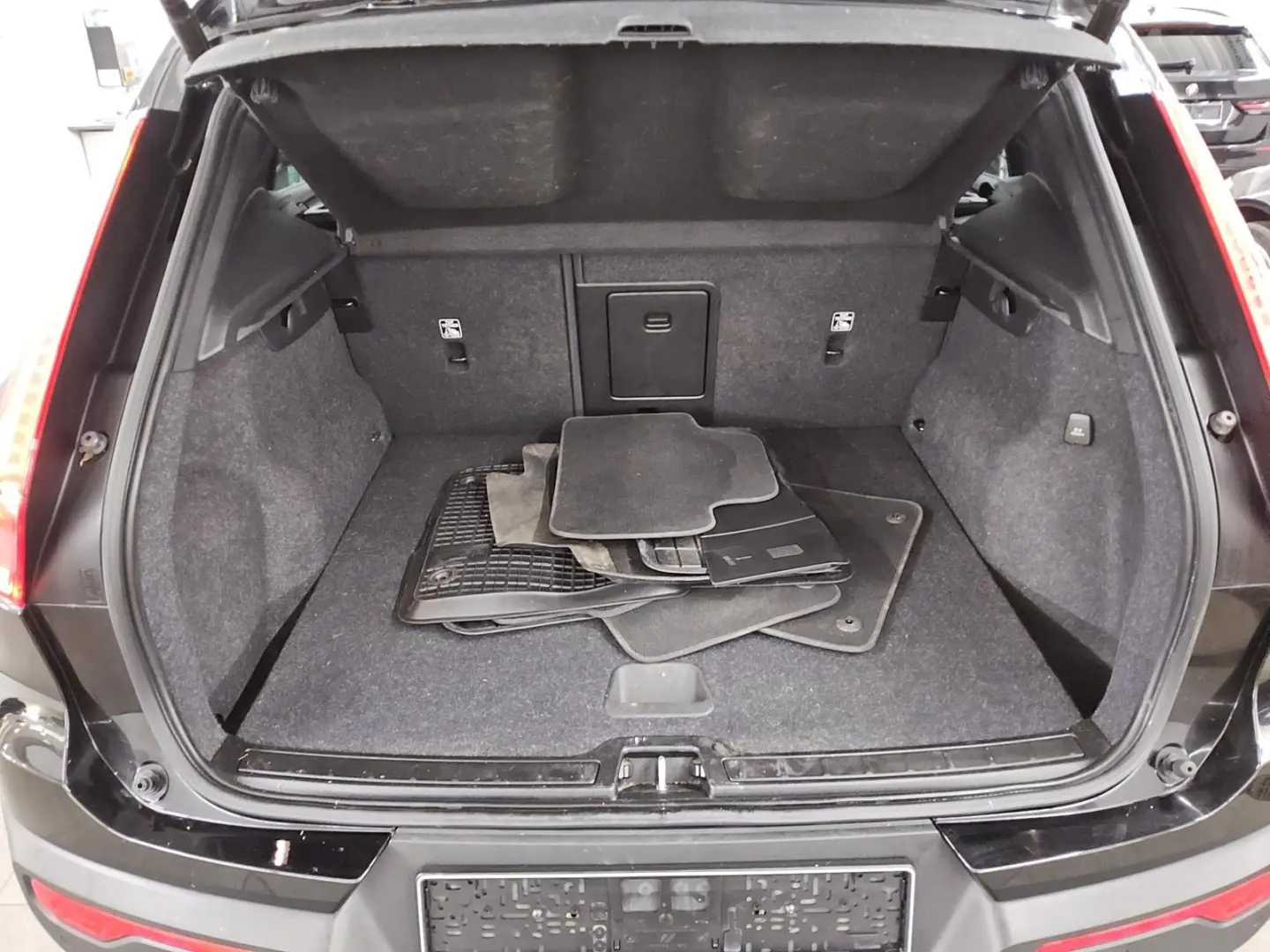 XC40 T3 Momentum Navi LED Sound Kamera