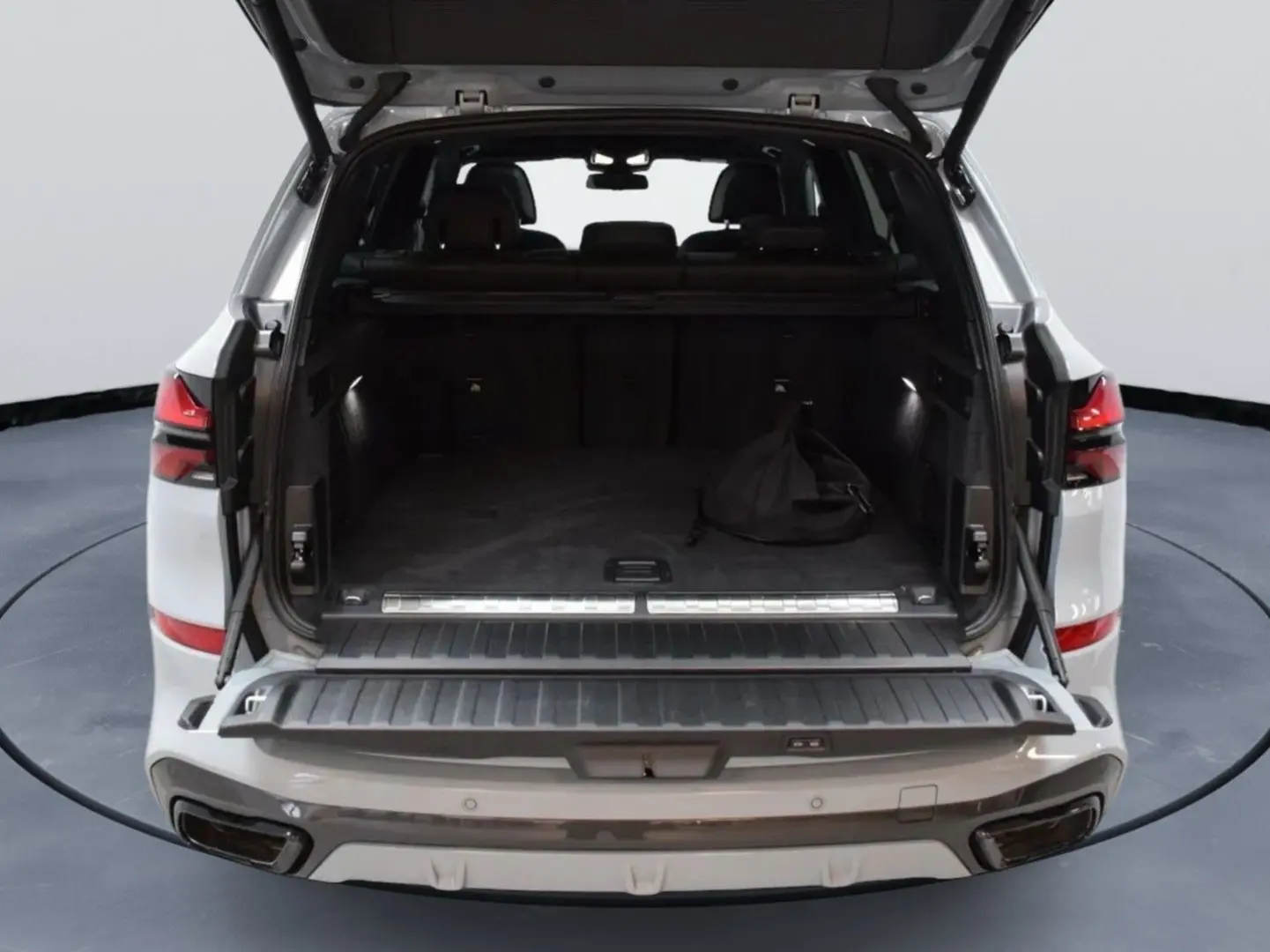 X5 50 e xDrive50e 50e 490hp M Sport Pro Pano VAT