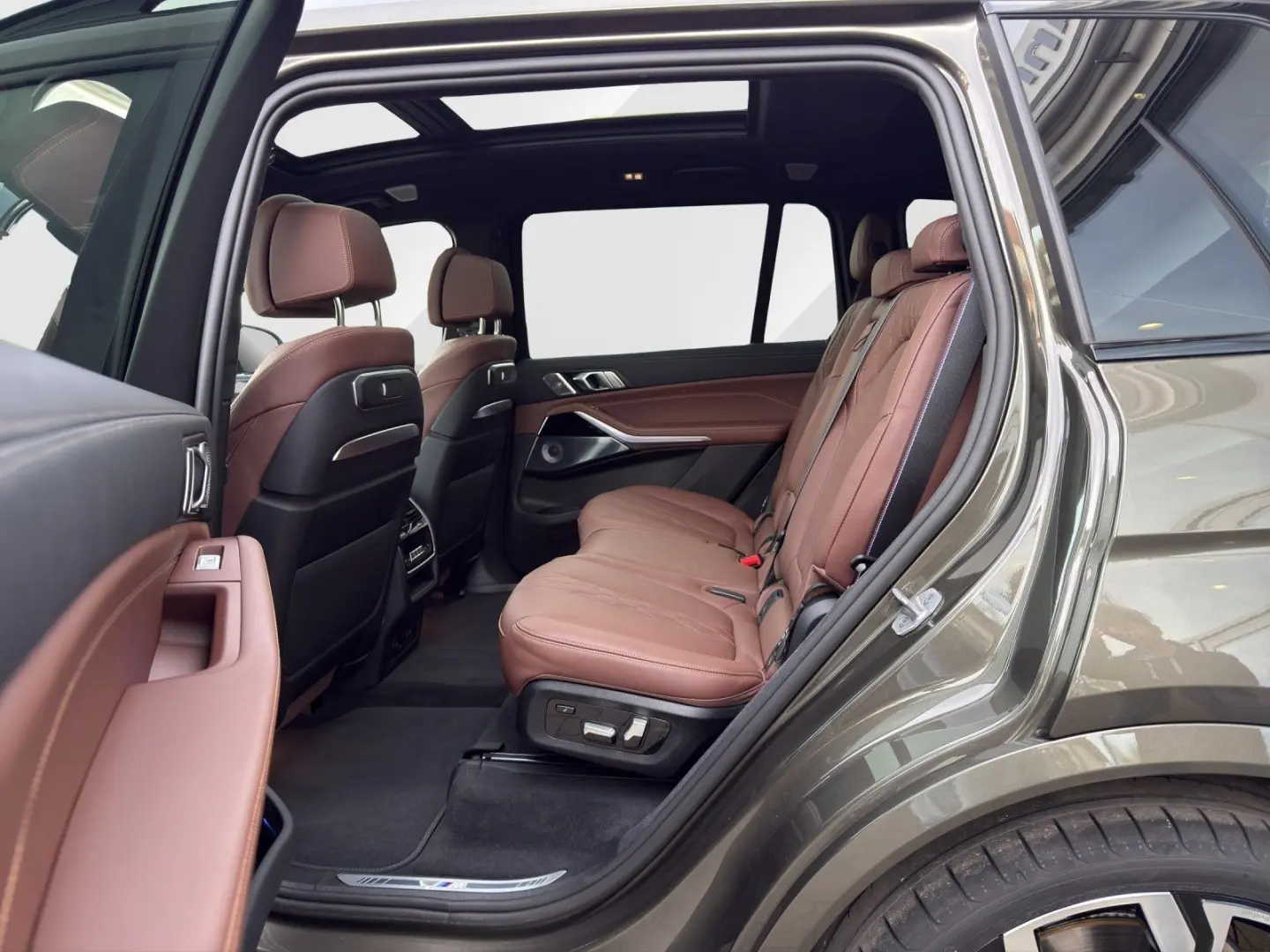 X7 xDrive40d M Sport Pro   AHK   Panoramadach