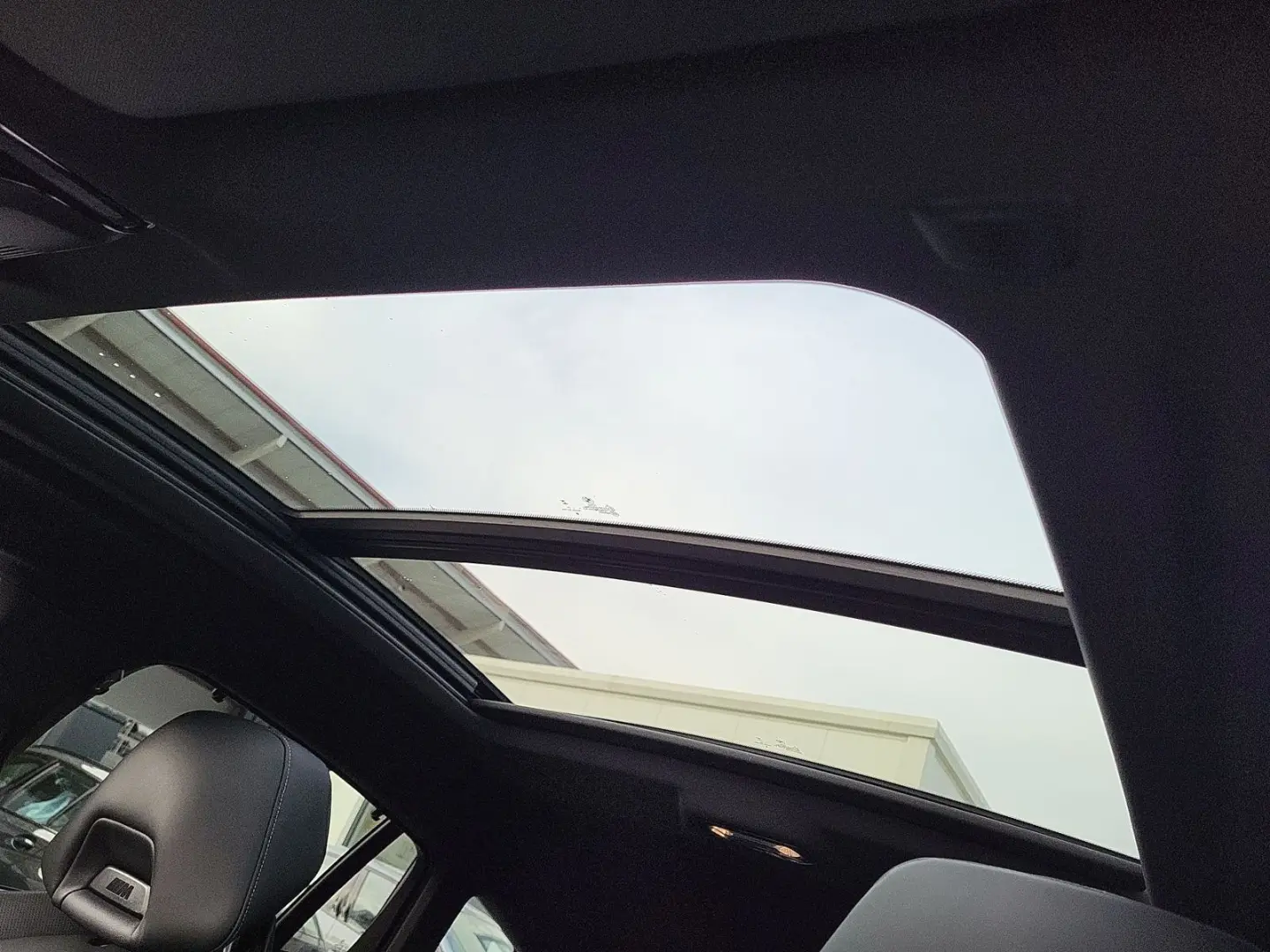 X6 M60i xDrive M SPORT Massage Sitzbelüft Standh