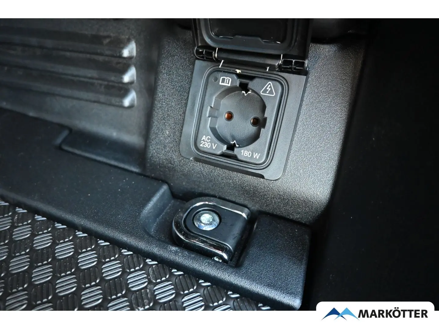 Defender 110 P425 X  ACC 360  S-Dach Standheiz