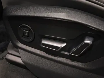 SQ7 4.0 TFSI Quattro 507hp 7-SEAT PANORAMA  VAT